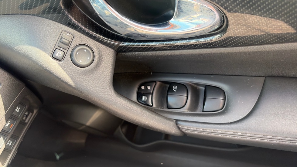 Nissan X-Trail 1.6 DiG-T N-Connecta 5dr Petrol Station Wagon - Image 27