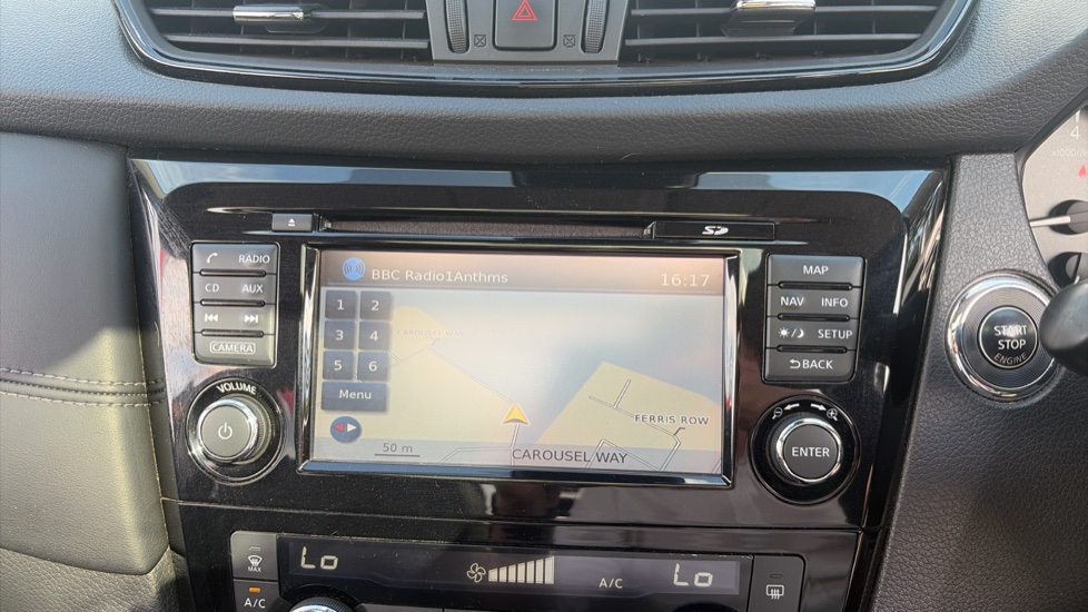 Nissan X-Trail 1.6 DiG-T N-Connecta 5dr Petrol Station Wagon - Image 31