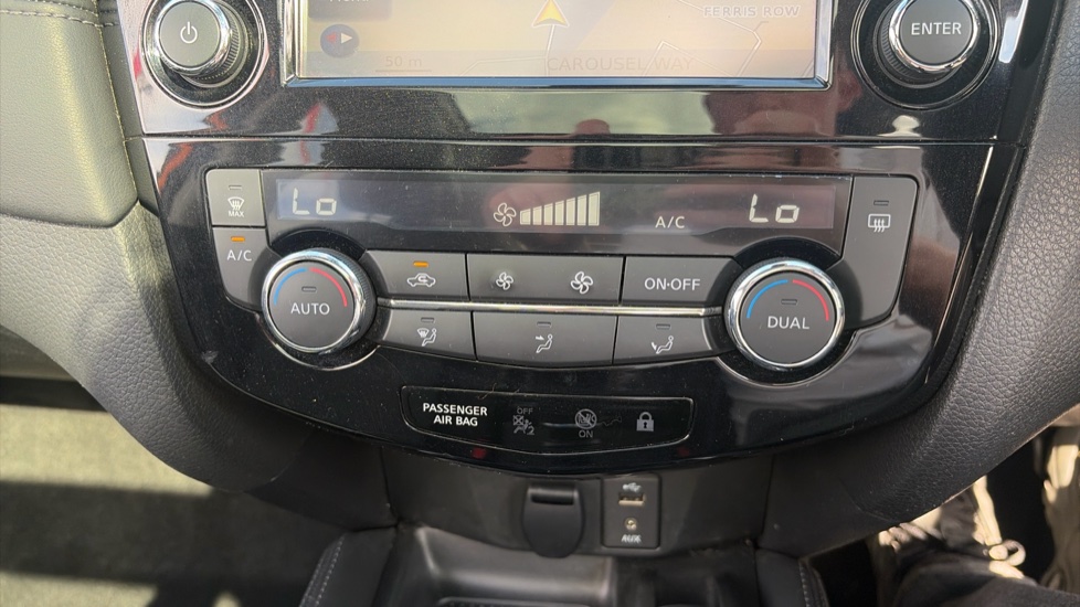 Nissan X-Trail 1.6 DiG-T N-Connecta 5dr Petrol Station Wagon - Image 33