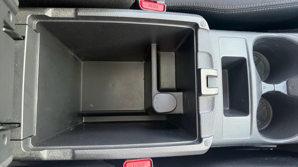 Nissan X-Trail 1.6 DiG-T N-Connecta 5dr Petrol Station Wagon - Image 38