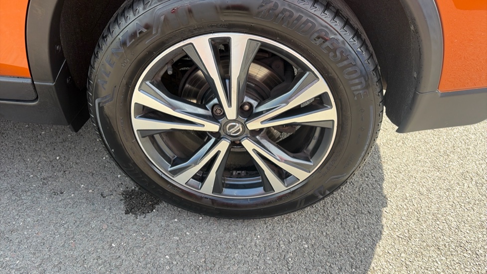 Nissan X-Trail 1.6 DiG-T N-Connecta 5dr Petrol Station Wagon - Image 45