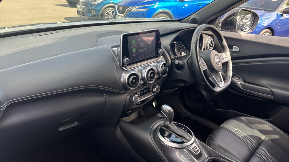 Nissan Juke 1.6 Hybrid Tekna 5dr Auto Hybrid Hatchback - Image 9