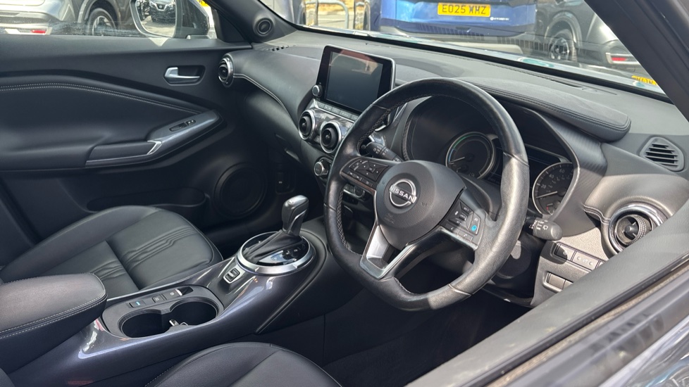 Nissan Juke 1.6 Hybrid Tekna 5dr Auto Hybrid Hatchback - Image 11