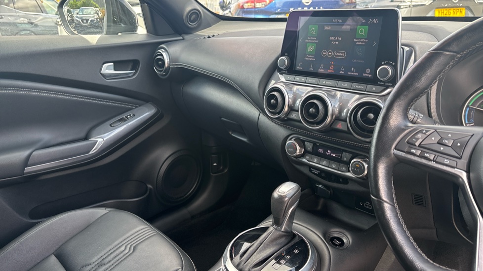 Nissan Juke 1.6 Hybrid Tekna 5dr Auto Hybrid Hatchback - Image 14