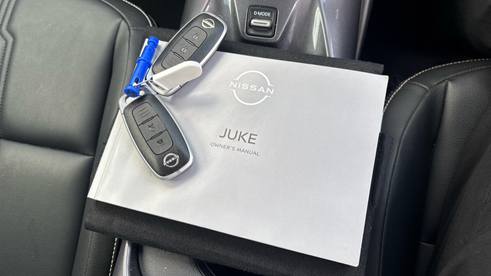 Nissan Juke 1.6 Hybrid Tekna 5dr Auto Hybrid Hatchback - Image 19