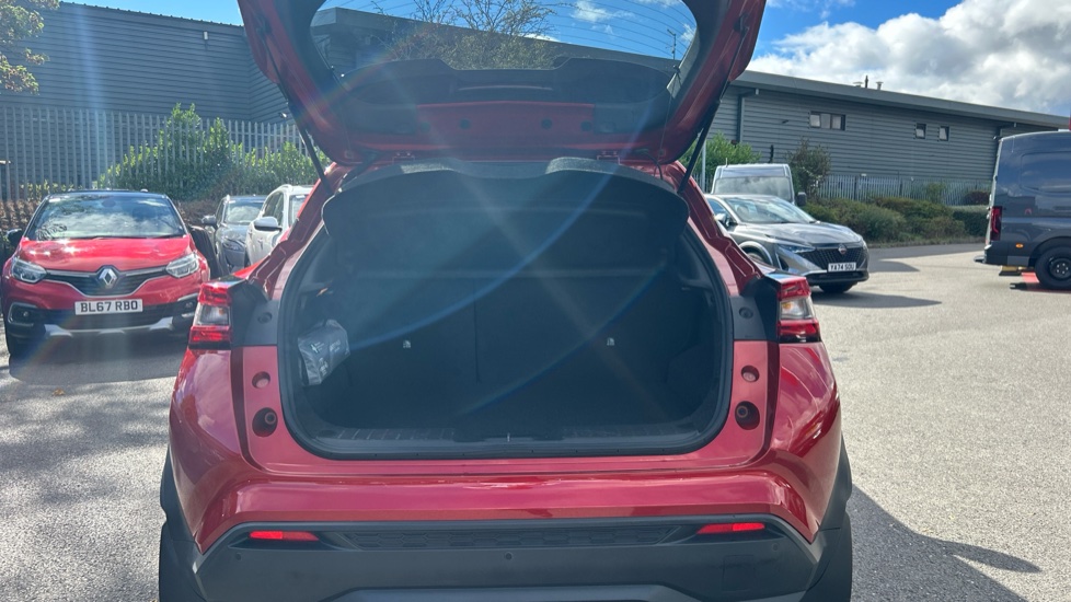 Nissan Juke 1.0 DiG-T 114 N-Connecta 5dr DCT Petrol Hatchback - Image 4