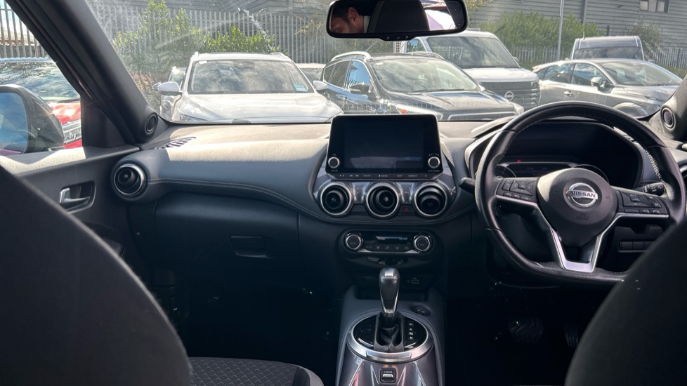 Nissan Juke 1.0 DiG-T 114 N-Connecta 5dr DCT Petrol Hatchback - Image 10