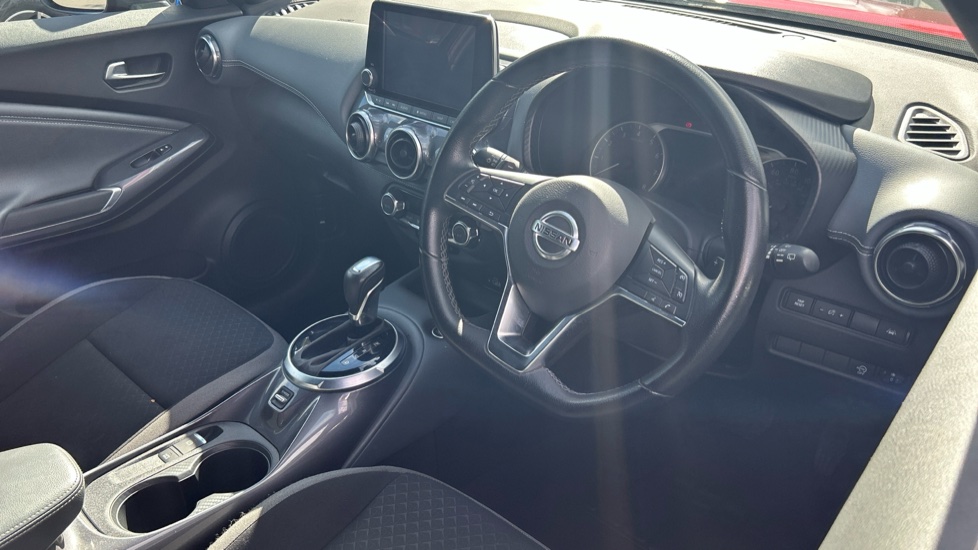 Nissan Juke 1.0 DiG-T 114 N-Connecta 5dr DCT Petrol Hatchback - Image 11