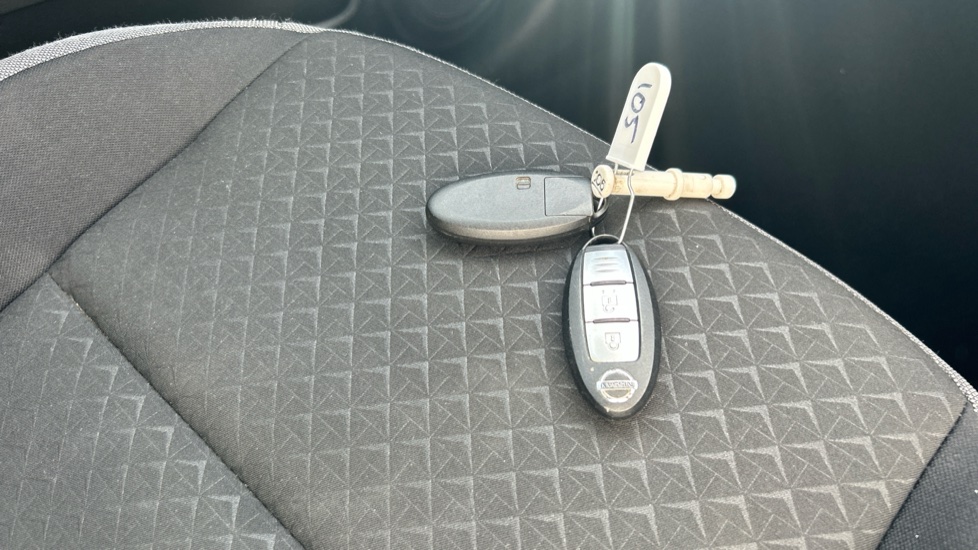 Nissan Juke 1.0 DiG-T 114 N-Connecta 5dr DCT Petrol Hatchback - Image 20