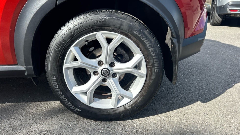 Nissan Juke 1.0 DiG-T 114 N-Connecta 5dr DCT Petrol Hatchback - Image 21
