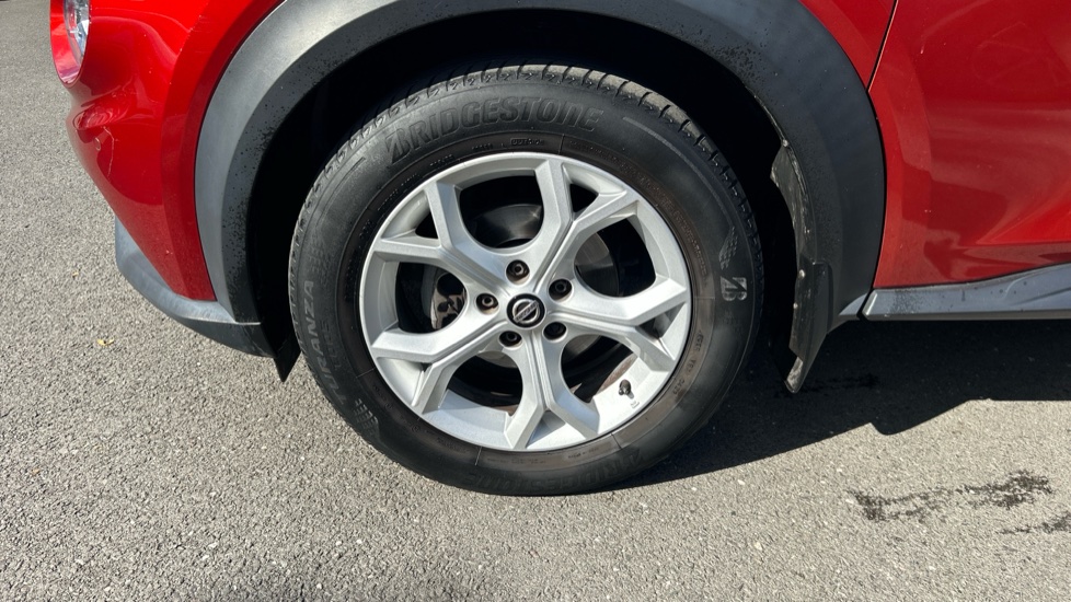 Nissan Juke 1.0 DiG-T 114 N-Connecta 5dr DCT Petrol Hatchback - Image 23