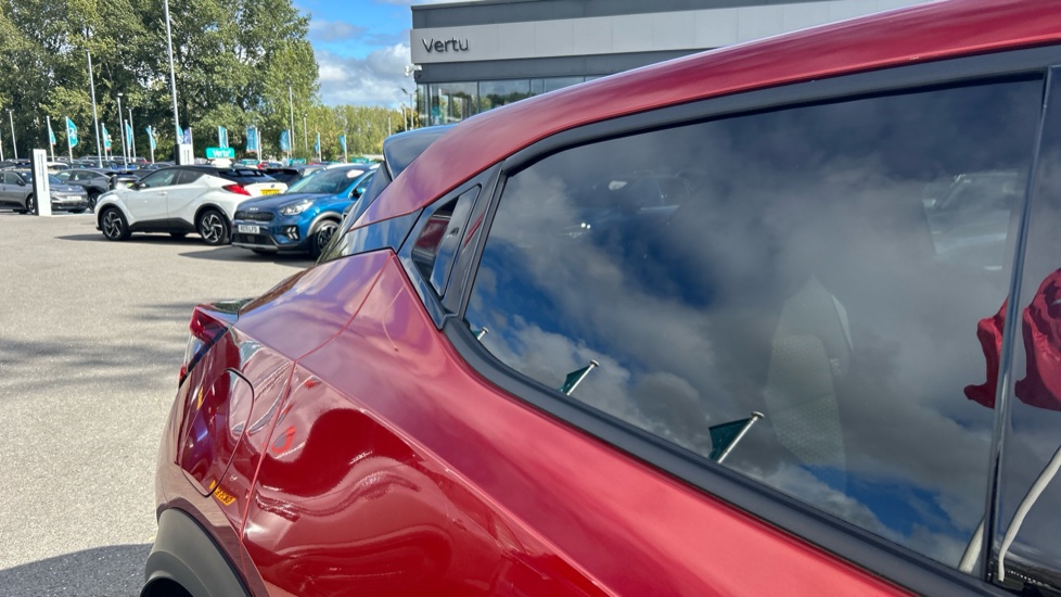 Nissan Juke 1.0 DiG-T 114 N-Connecta 5dr DCT Petrol Hatchback - Image 25