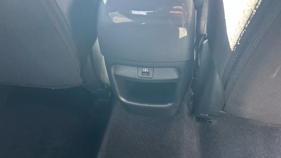 Nissan Juke 1.0 DiG-T 114 N-Connecta 5dr DCT Petrol Hatchback - Image 26