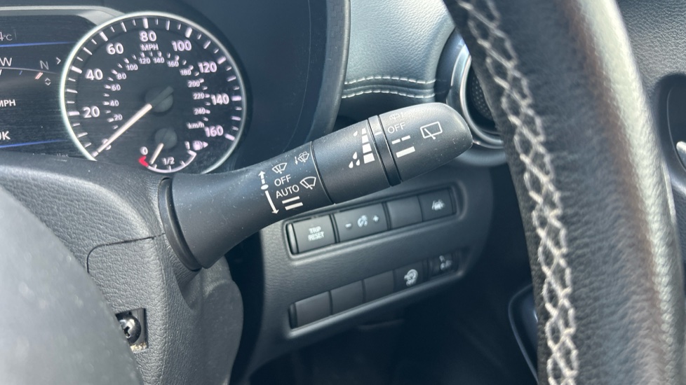 Nissan Juke 1.0 DiG-T 114 N-Connecta 5dr DCT Petrol Hatchback - Image 32