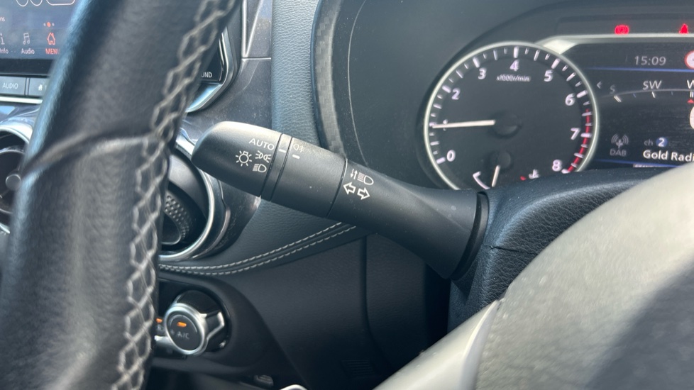 Nissan Juke 1.0 DiG-T 114 N-Connecta 5dr DCT Petrol Hatchback - Image 33