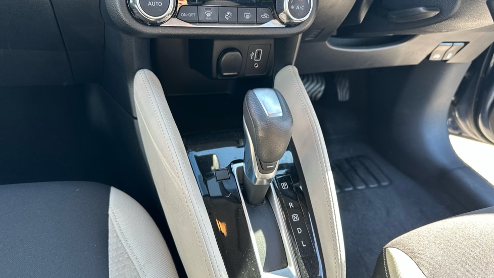 Nissan Micra 1.0 IG-T 92 Tekna 5dr CVT Petrol Hatchback - Image 13