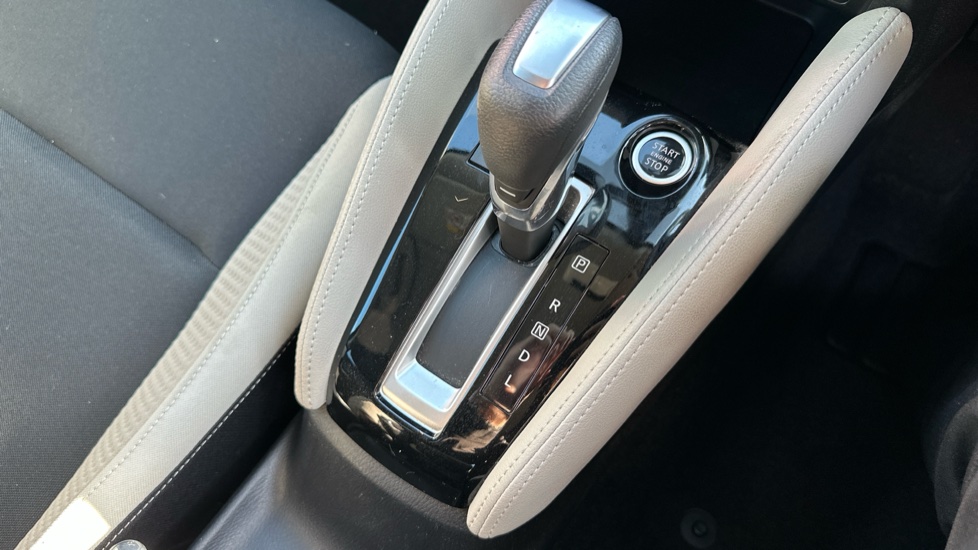 Nissan Micra 1.0 IG-T 92 Tekna 5dr CVT Petrol Hatchback - Image 40