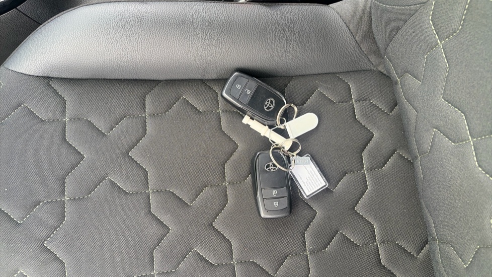 Toyota Aygo X 1.0 VVT-i Exclusive 5dr Petrol Hatchback - Image 20
