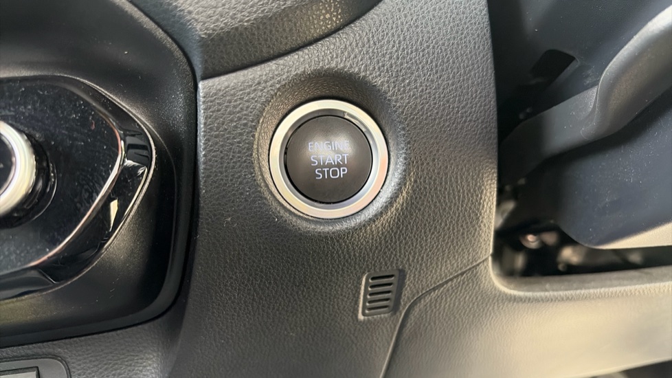 Toyota Aygo X 1.0 VVT-i Exclusive 5dr Petrol Hatchback - Image 31