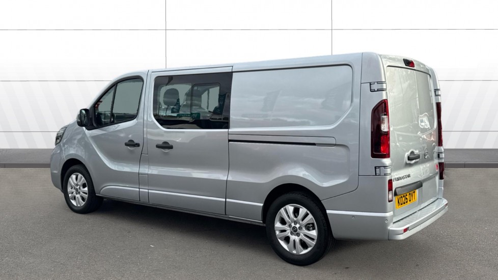 Nissan Primastar 30 L2 Diesel 2.0 dCi 150ps H1 Tekna Crew Van - Image 2