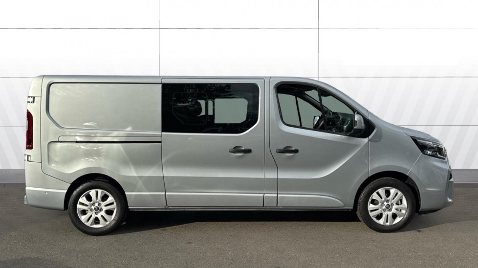 Nissan Primastar 30 L2 Diesel 2.0 dCi 150ps H1 Tekna Crew Van - Image 5