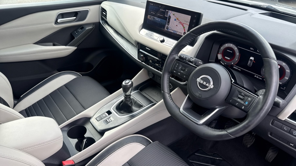 Nissan Qashqai 1.3 DiG-T MH Tekna 5dr Petrol Hatchback - Image 11