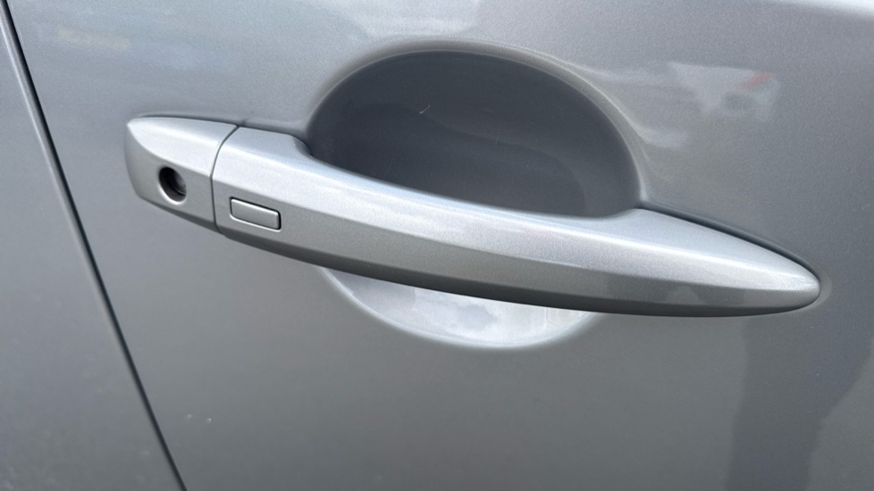 Nissan Qashqai 1.3 DiG-T MH Tekna 5dr Petrol Hatchback - Image 23