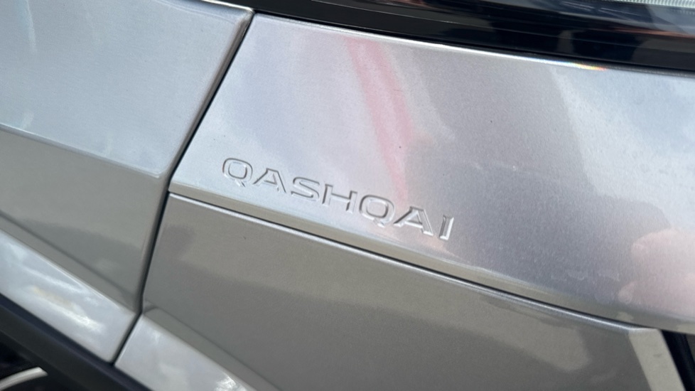 Nissan Qashqai 1.3 DiG-T MH Tekna 5dr Petrol Hatchback - Image 28
