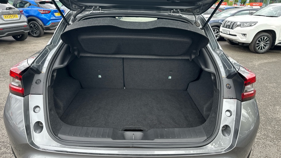 Nissan Juke 1.0 DiG-T N-Connecta 5dr DCT Petrol Hatchback - Image 4