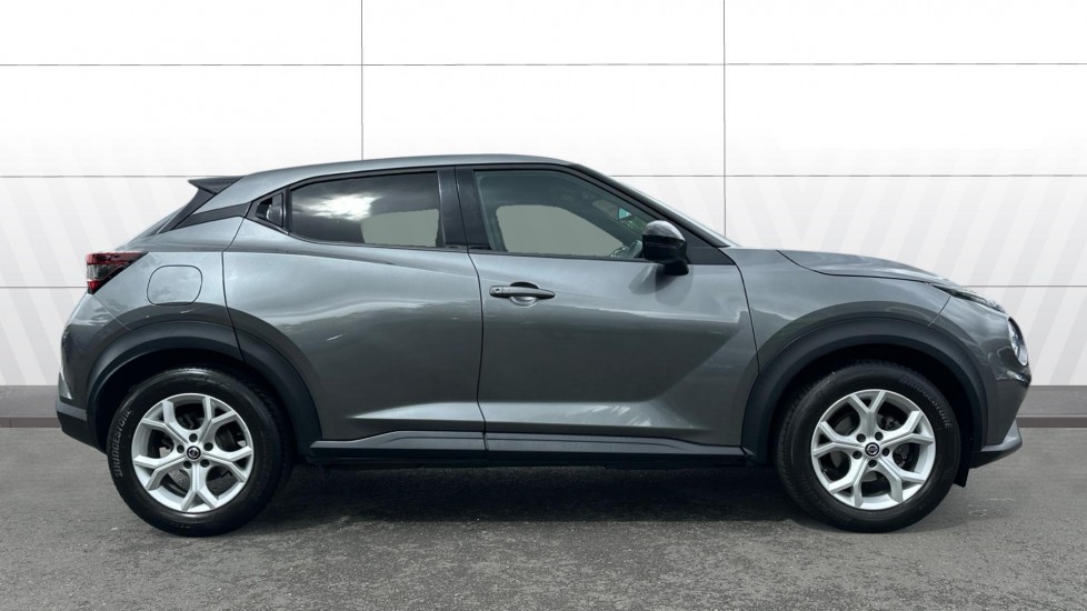 Nissan Juke 1.0 DiG-T N-Connecta 5dr DCT Petrol Hatchback - Image 5