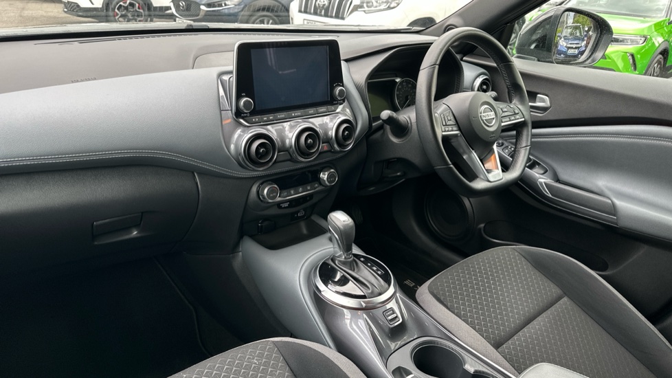 Nissan Juke 1.0 DiG-T N-Connecta 5dr DCT Petrol Hatchback - Image 9