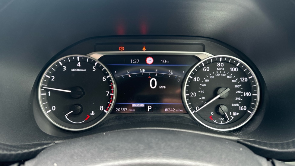Nissan Juke 1.0 DiG-T N-Connecta 5dr DCT Petrol Hatchback - Image 18