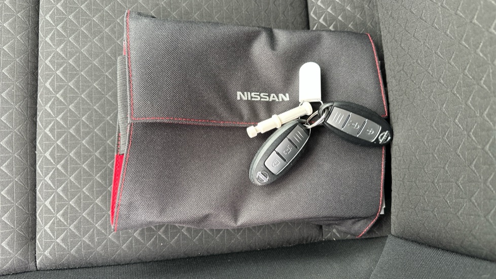 Nissan Juke 1.0 DiG-T N-Connecta 5dr DCT Petrol Hatchback - Image 19