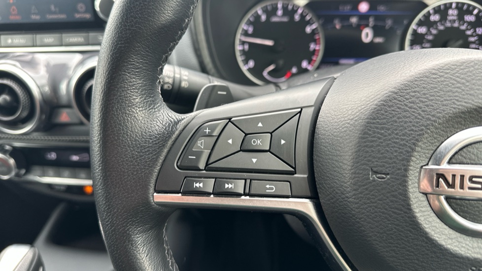 Nissan Juke 1.0 DiG-T N-Connecta 5dr DCT Petrol Hatchback - Image 21