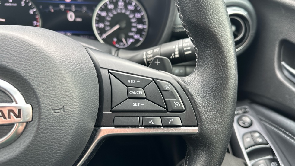 Nissan Juke 1.0 DiG-T N-Connecta 5dr DCT Petrol Hatchback - Image 22