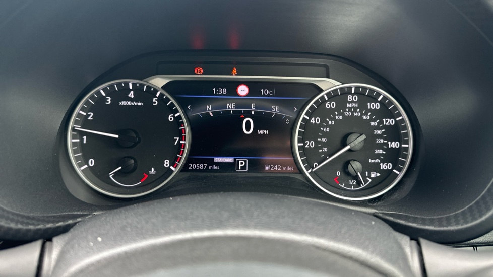 Nissan Juke 1.0 DiG-T N-Connecta 5dr DCT Petrol Hatchback - Image 27