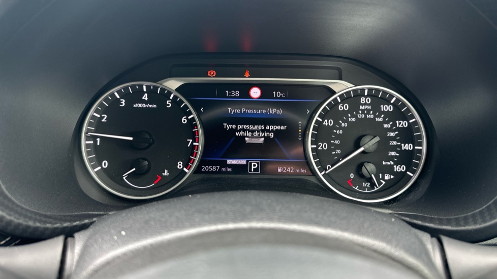 Nissan Juke 1.0 DiG-T N-Connecta 5dr DCT Petrol Hatchback - Image 28