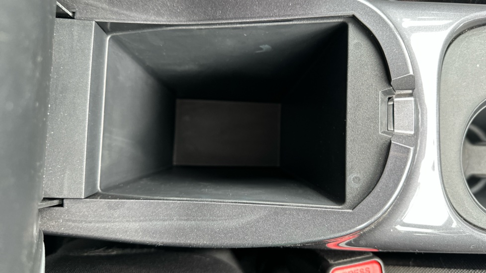 Nissan Juke 1.0 DiG-T N-Connecta 5dr DCT Petrol Hatchback - Image 40