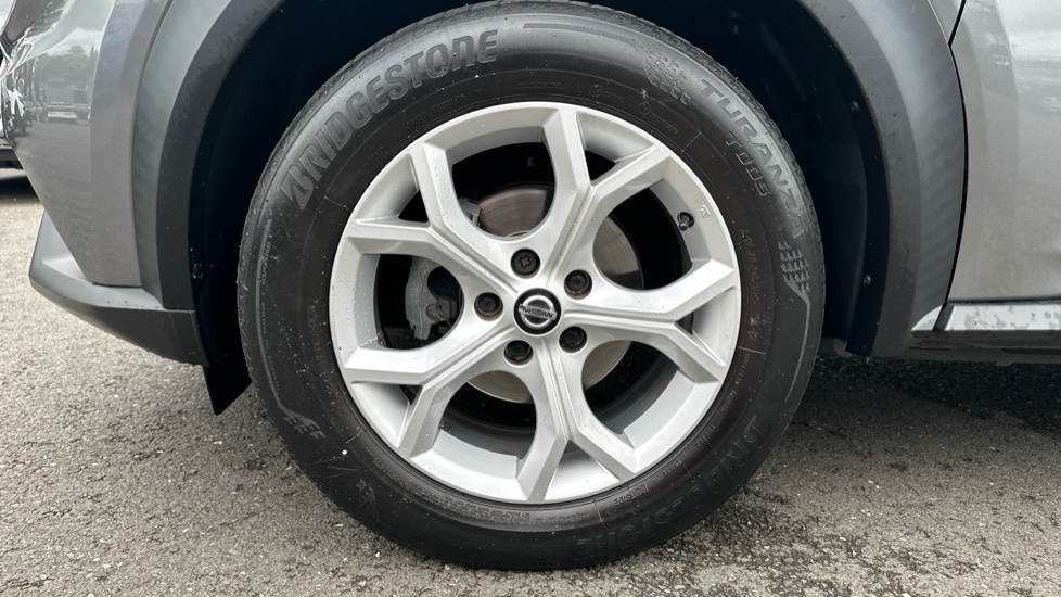Nissan Juke 1.0 DiG-T N-Connecta 5dr DCT Petrol Hatchback - Image 44