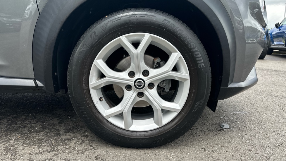 Nissan Juke 1.0 DiG-T N-Connecta 5dr DCT Petrol Hatchback - Image 45
