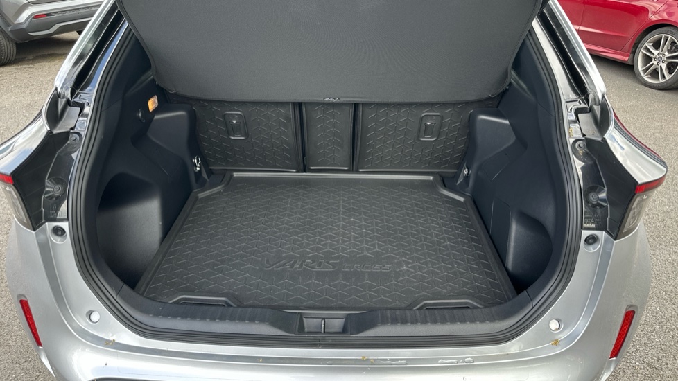 Toyota Yaris Cross 1.5 Hybrid Dynamic 5dr CVT Hybrid Estate - Image 4