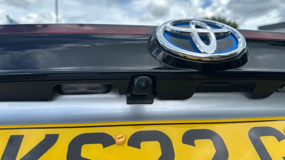 Toyota Yaris Cross 1.5 Hybrid Dynamic 5dr CVT Hybrid Estate - Image 8