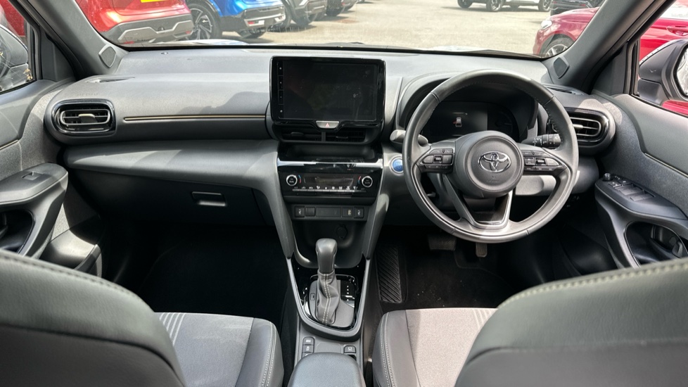 Toyota Yaris Cross 1.5 Hybrid Dynamic 5dr CVT Hybrid Estate - Image 10