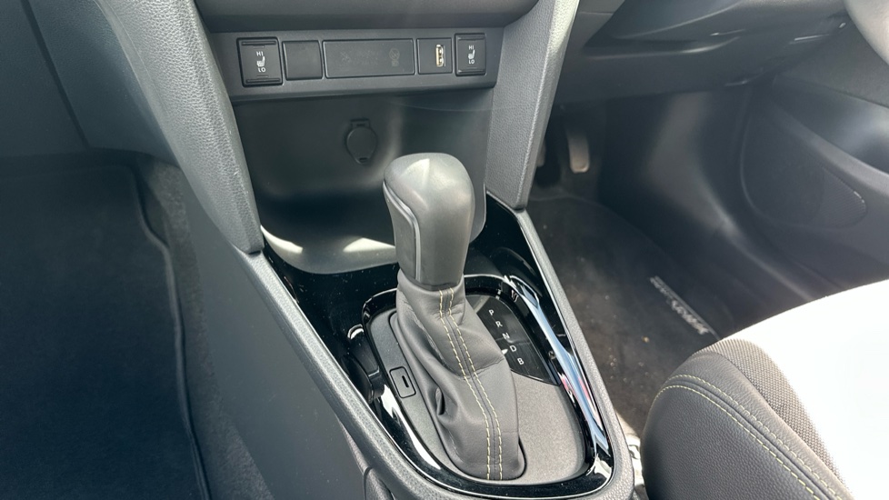Toyota Yaris Cross 1.5 Hybrid Dynamic 5dr CVT Hybrid Estate - Image 13