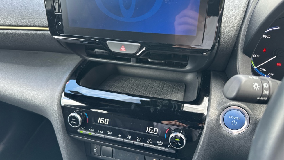 Toyota Yaris Cross 1.5 Hybrid Dynamic 5dr CVT Hybrid Estate - Image 36