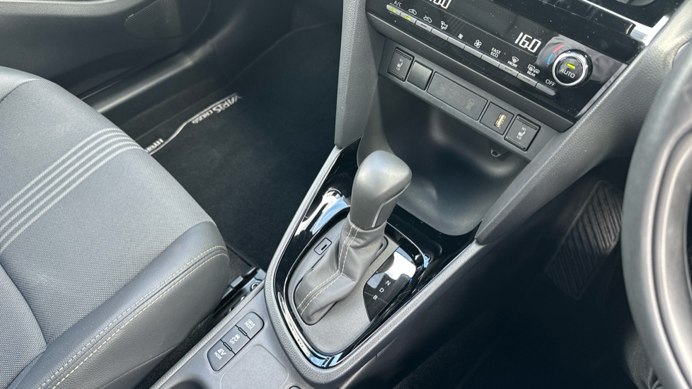 Toyota Yaris Cross 1.5 Hybrid Dynamic 5dr CVT Hybrid Estate - Image 38