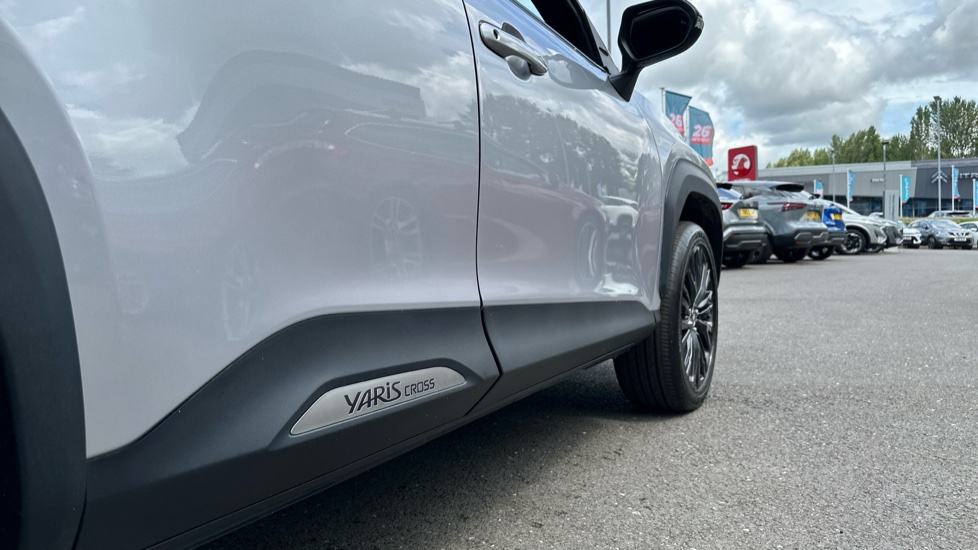 Toyota Yaris Cross 1.5 Hybrid Dynamic 5dr CVT Hybrid Estate - Image 45