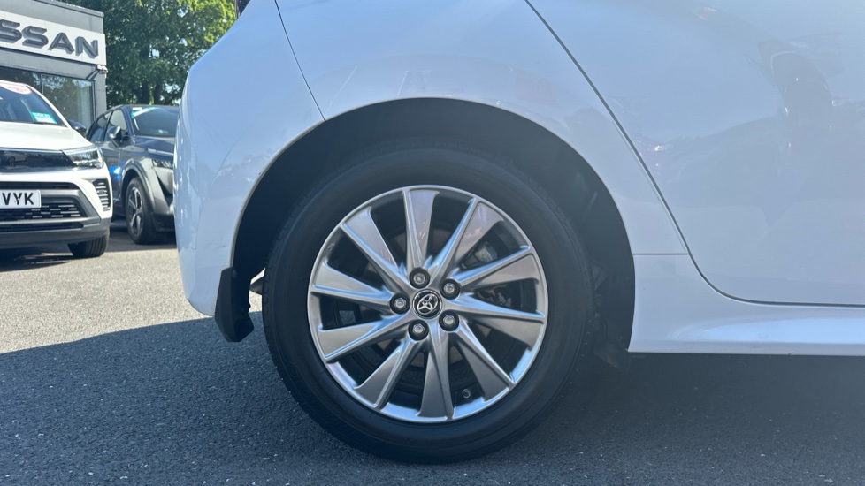 Toyota Yaris 1.5 Hybrid Icon 5dr CVT Hybrid Hatchback - Image 7