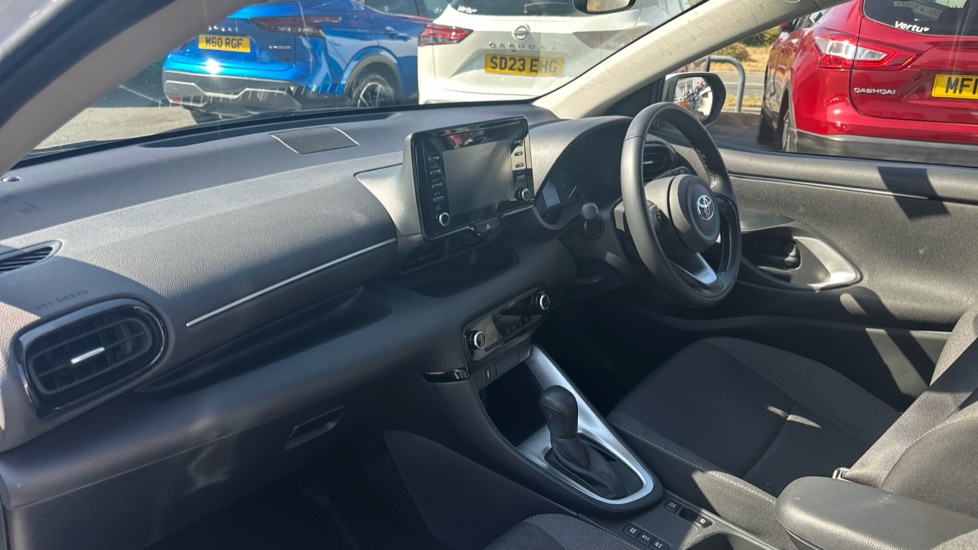 Toyota Yaris 1.5 Hybrid Icon 5dr CVT Hybrid Hatchback - Image 9