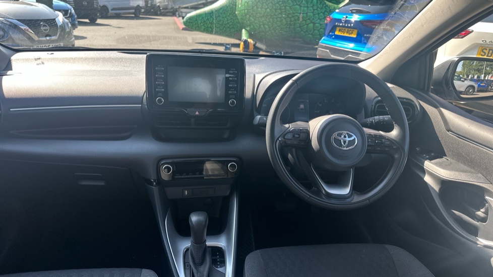 Toyota Yaris 1.5 Hybrid Icon 5dr CVT Hybrid Hatchback - Image 10
